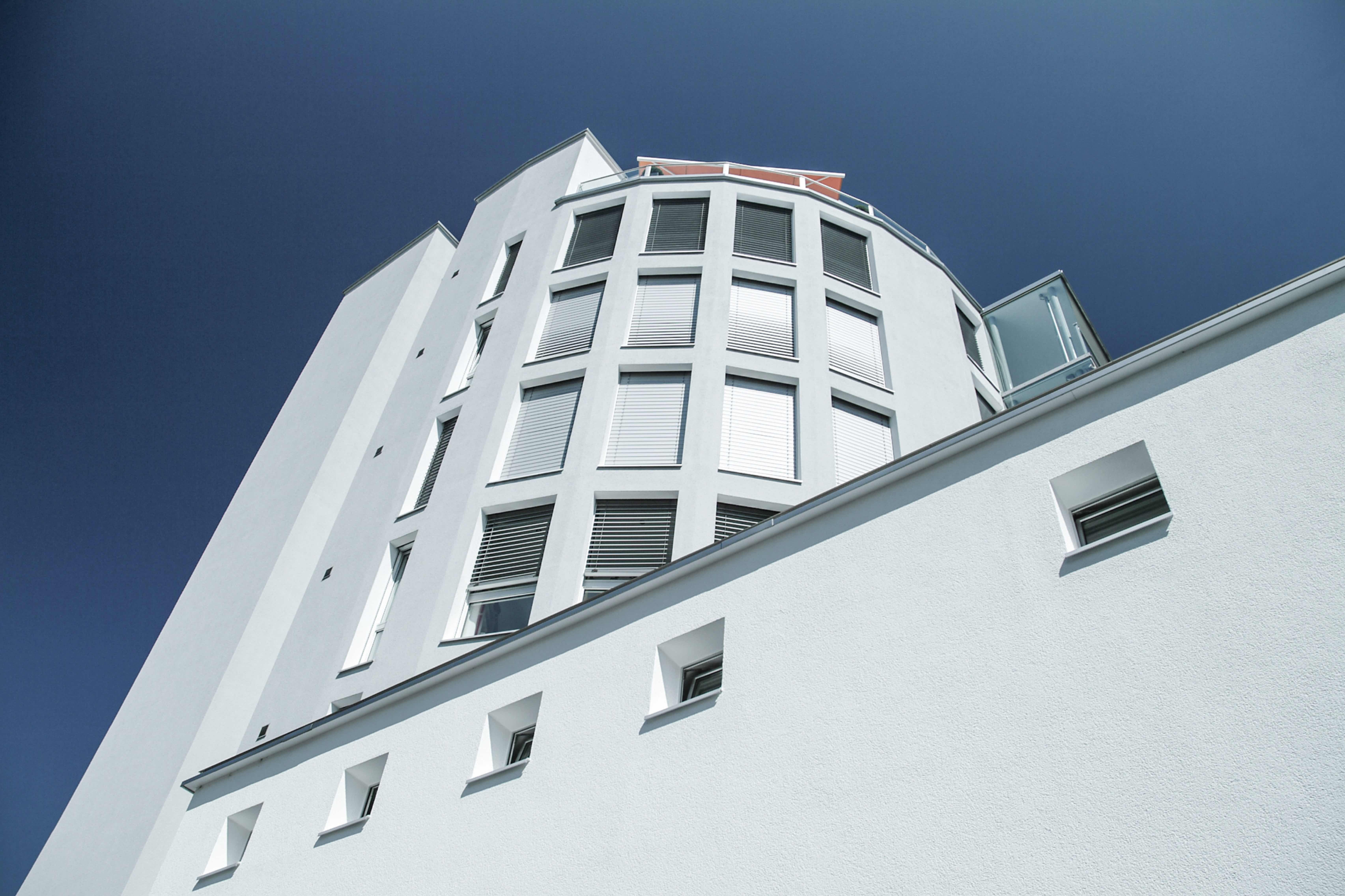 Feitag architektur kreuzplatz brunnen header