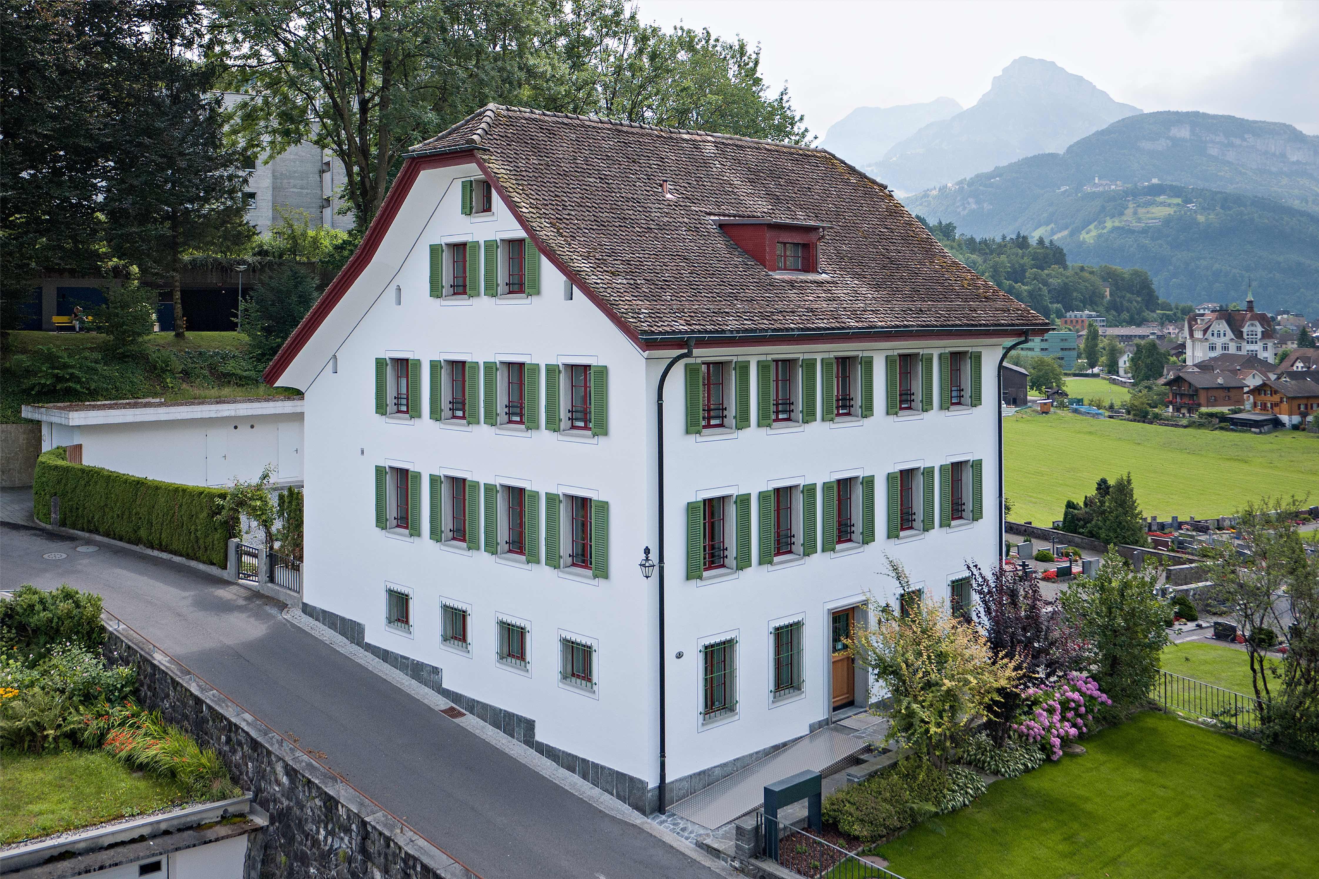 Feitag architektur pfarrhaus brunnen 2